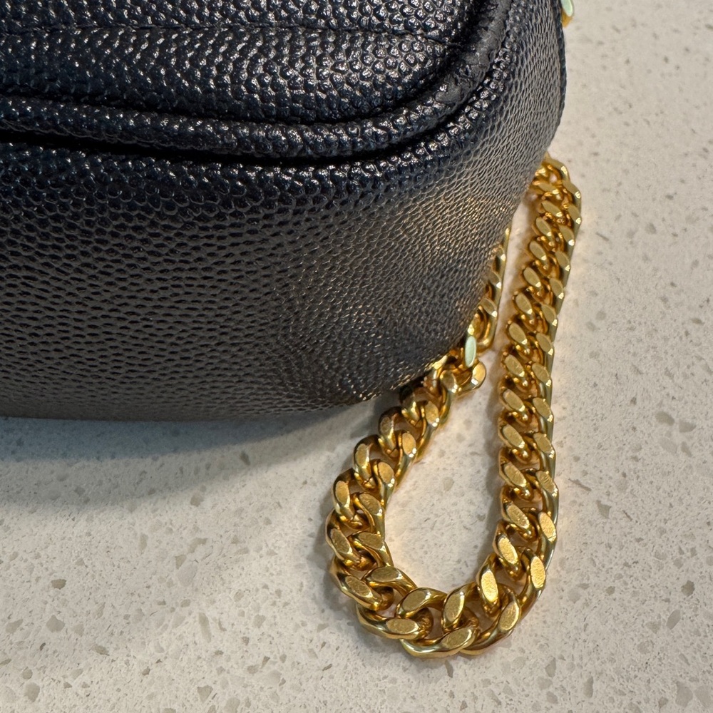 Black Saint Laurent mini lou camera bag - crossbody with gold chain - Picture 4 of 7